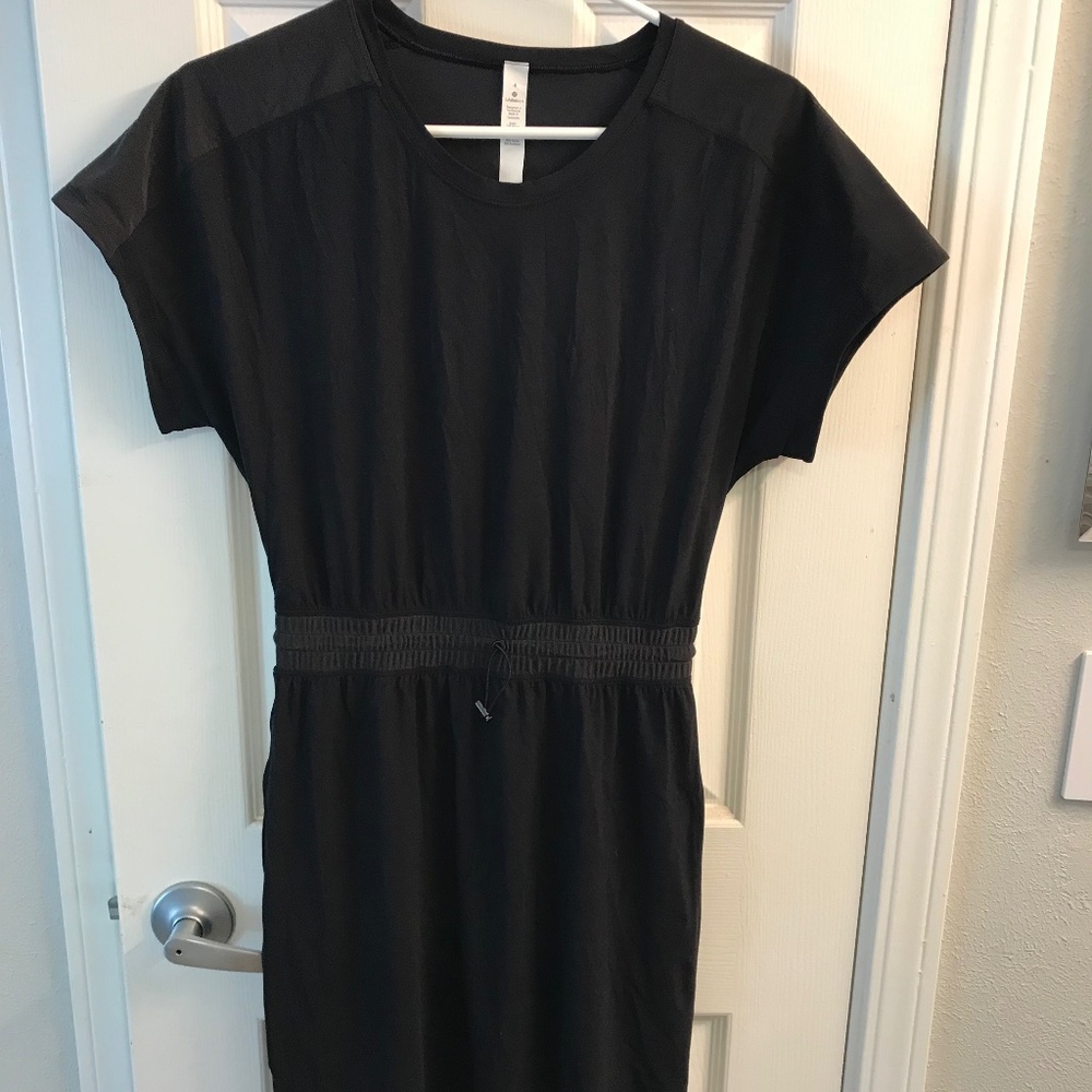 Lululemon throw it on dress size 4 vguc - Picture 3 of 4